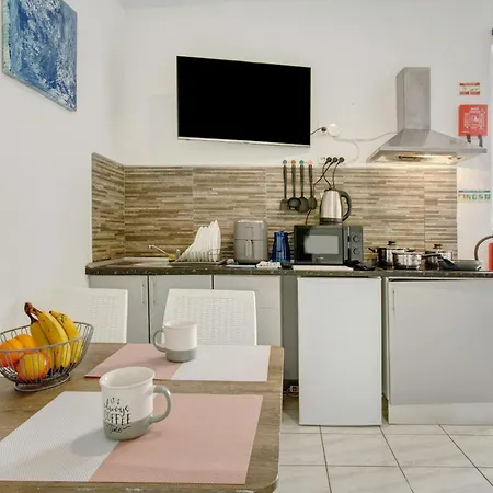 Apartament Pool Front