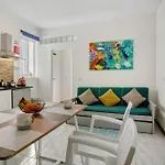 Pool Front * 卡尼索