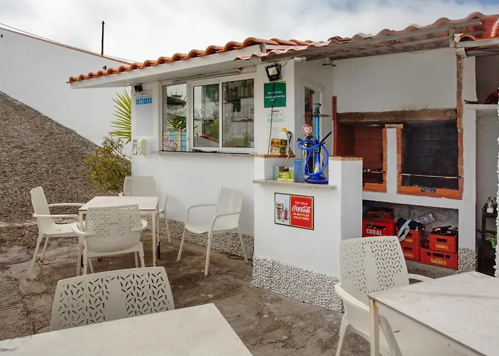 Pool Front 卡尼索